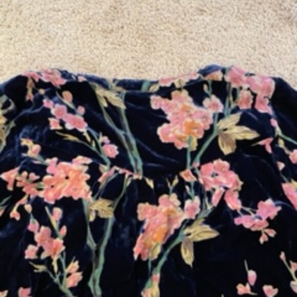 Sundance Burnout Velvet Top size Small - Picture 3 of 4